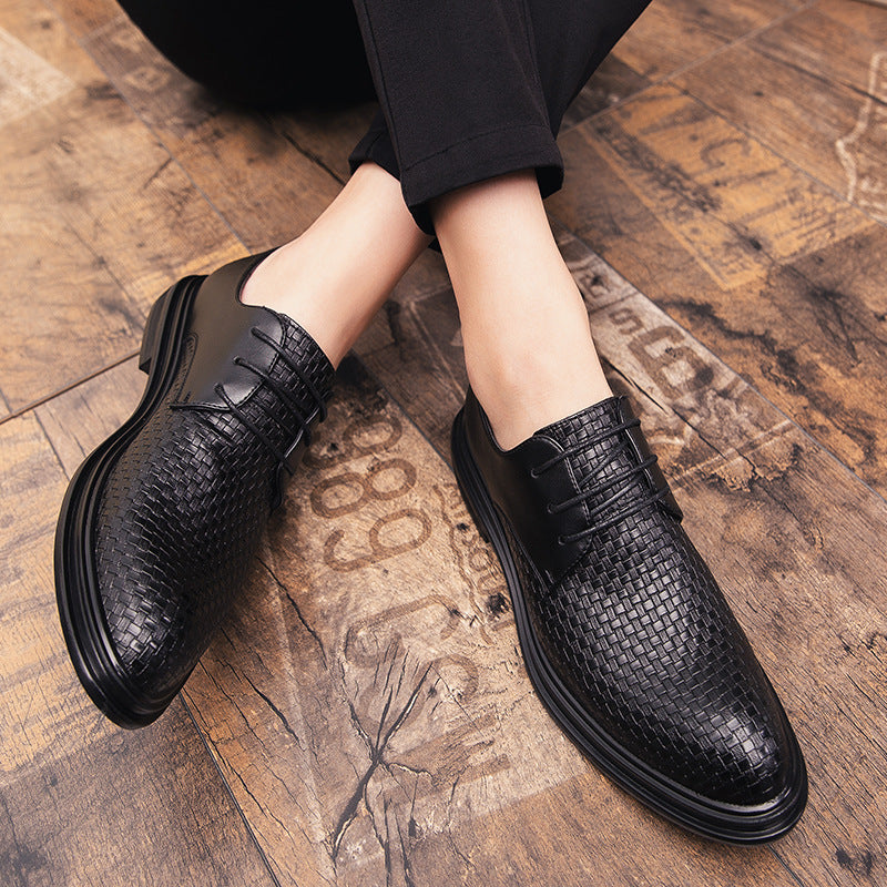 Pointed business shoes