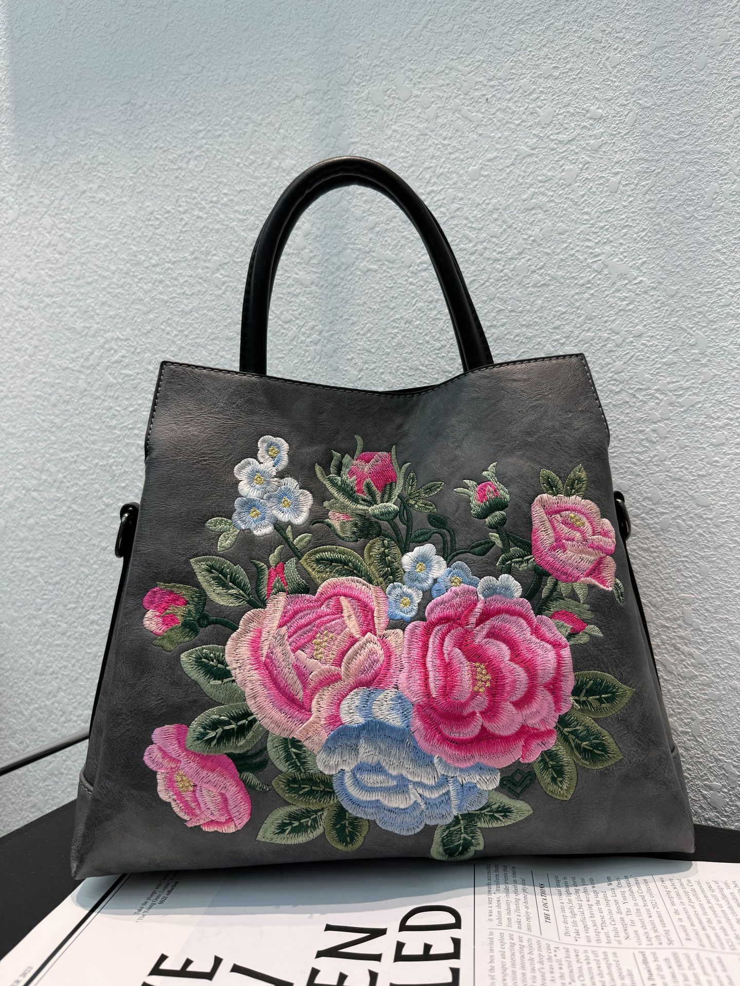 Tote Bag With Embroidered Peony Flowers Ethnic-style Textured Design