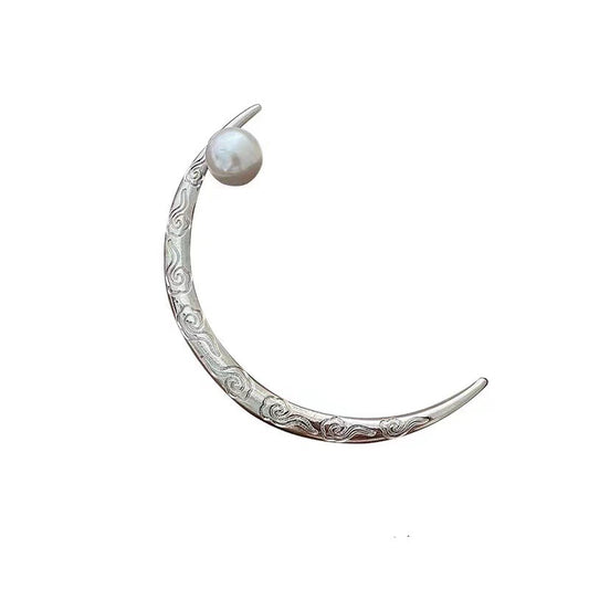 Chinese Women With Hairpins On The First Quarter Of  Moon