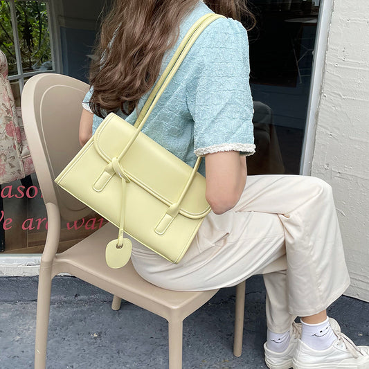 Niche Ladies Trendy Shoulder Bag Western Style