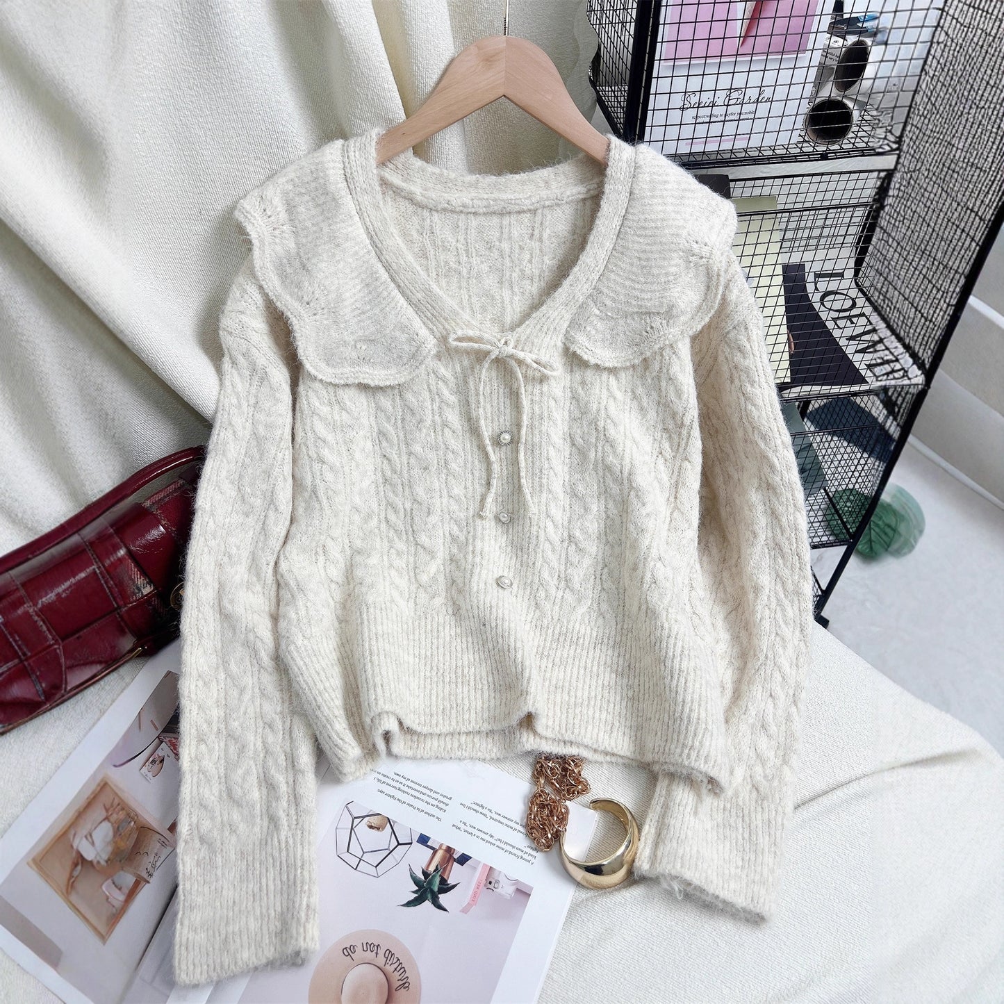 Women's Solid Color Flared Collar Sweet Retro Sweater