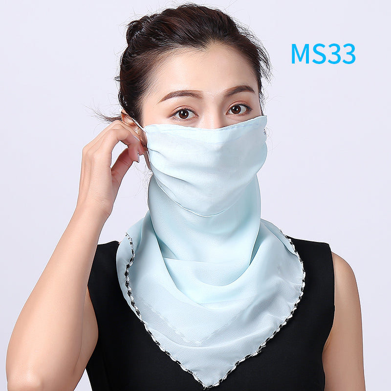 Outdoor riding triangle scarf