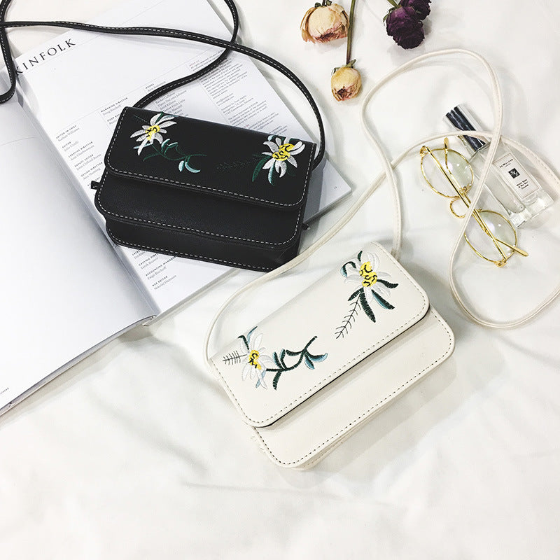 Fashion embroidery small package female new spring and summer leisure bag trend diagonal small bag chain