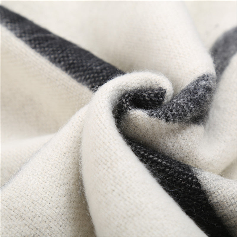 Black and white double-sided faux cashmere scarf