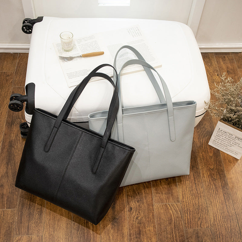 Simple shoulder bag