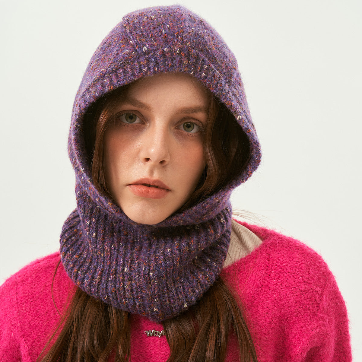 Strikket Pullover med Farvede Prikker og Uldkappe