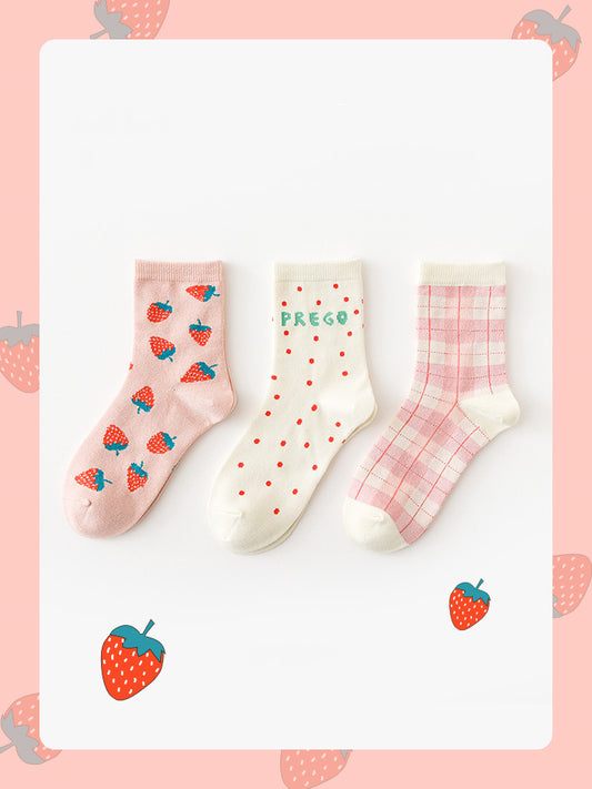Net red personality strawberry cotton socks