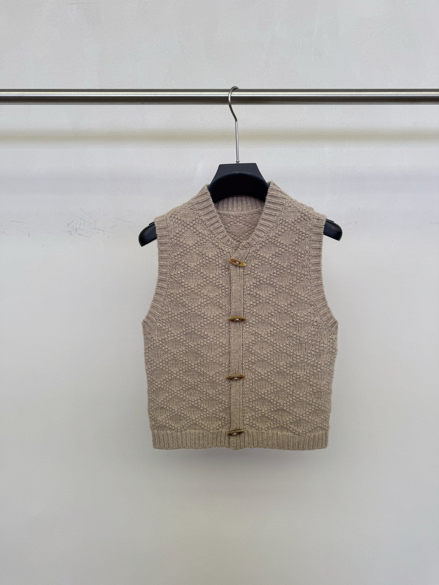 Women's Diamond Plaid Horn Button Knitted Vest