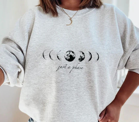 T-shirt til kvinder med print og rund hals