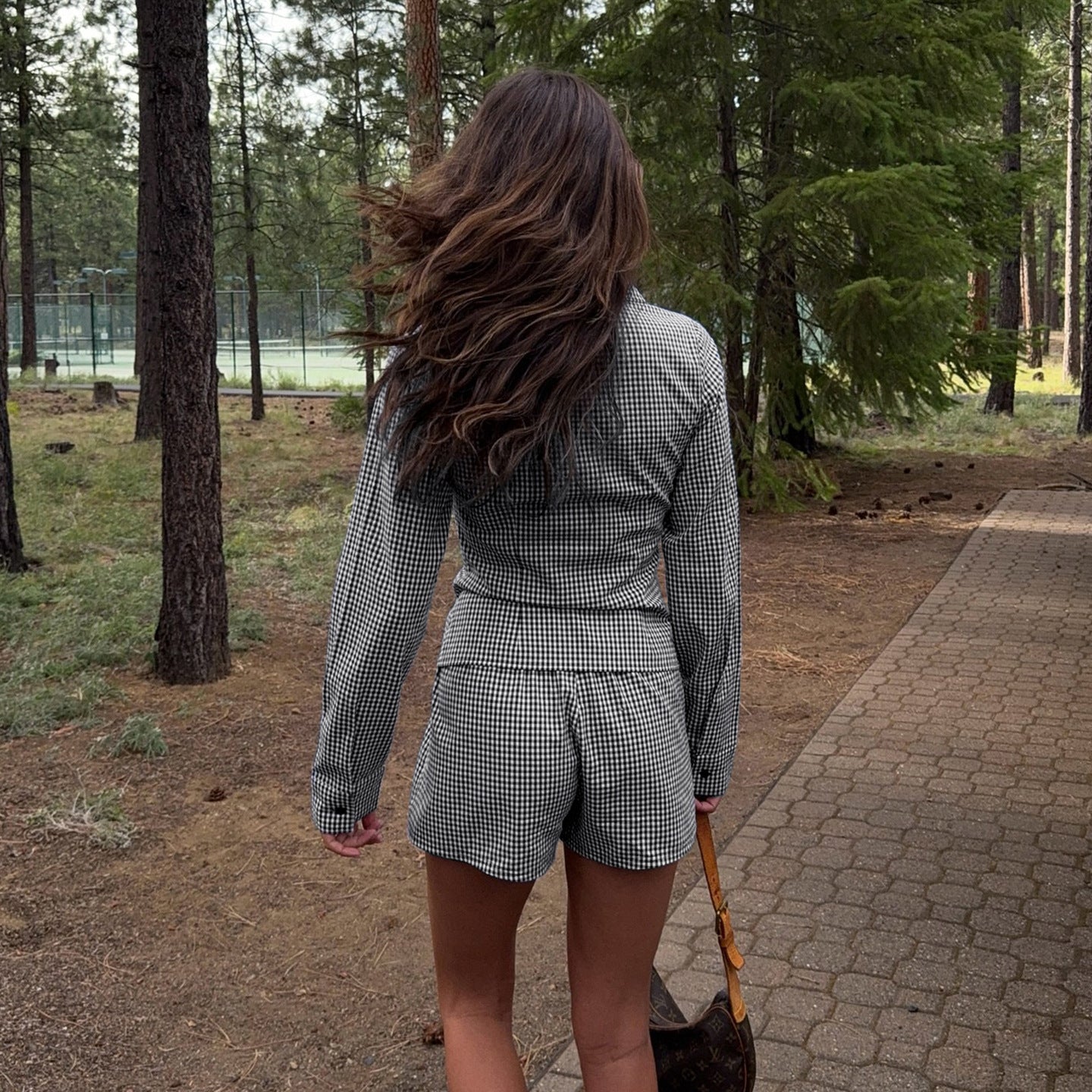 Sæt med skovmandsskjorte, cardigan og shorts med elastiktalje