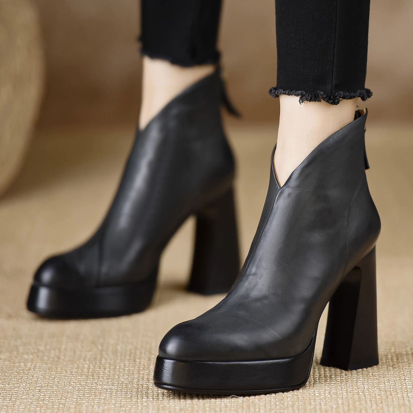 Retro Brown Chunky Heels Round Head Temperament Back Zipper Platform Booties
