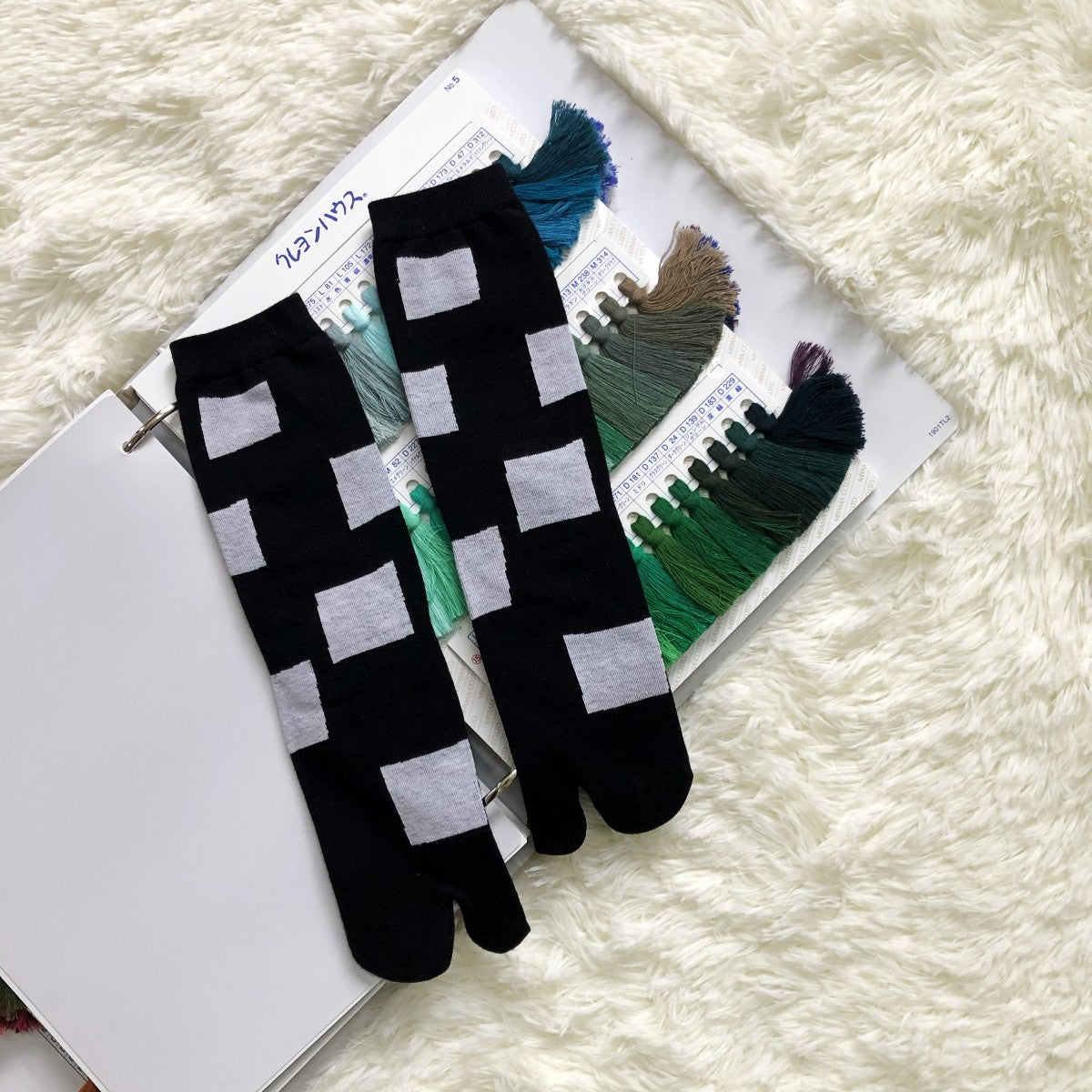Japanese Sou Style Flower Cat Harajuku Literary Girl Two-toe Socks