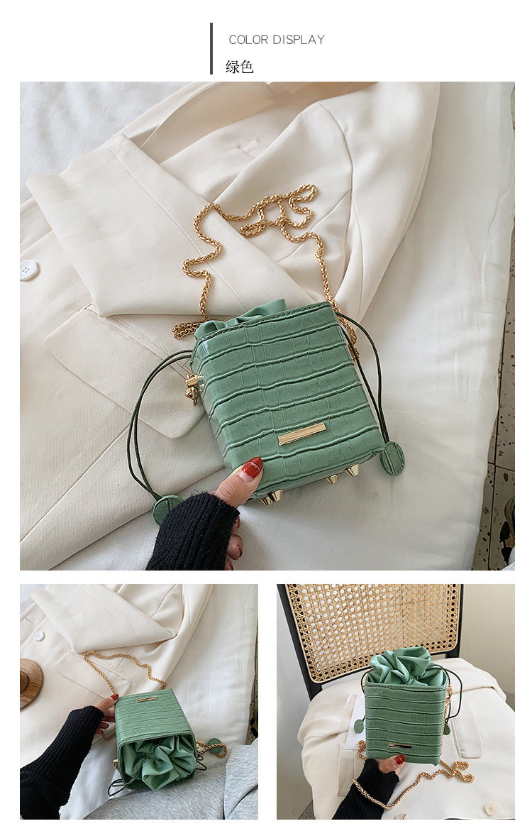 Shoulder chain bag