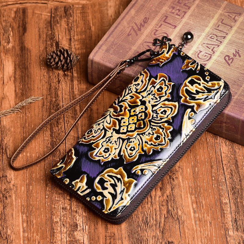 Cowhide zippered wallet