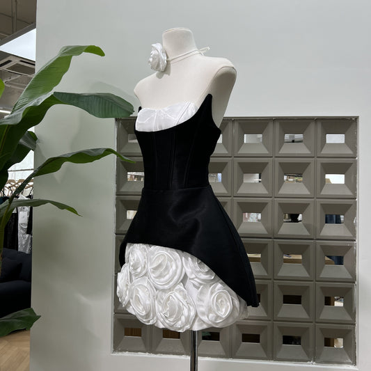 Designers Three-dimensional Floral Fishbone Bandeau Dress With Contrasting Colors