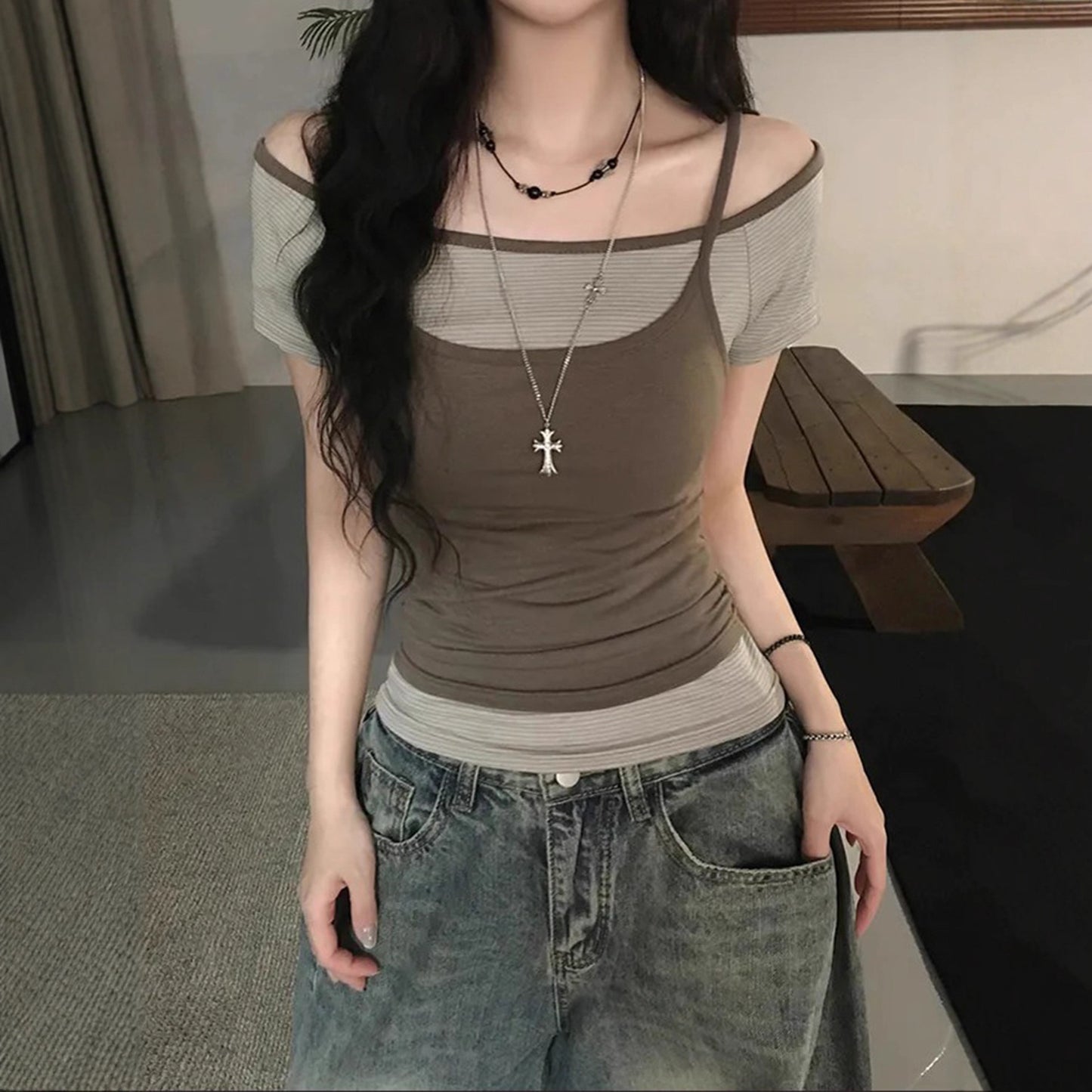 Stylish And Minimalist Womens Short Sleeve Top