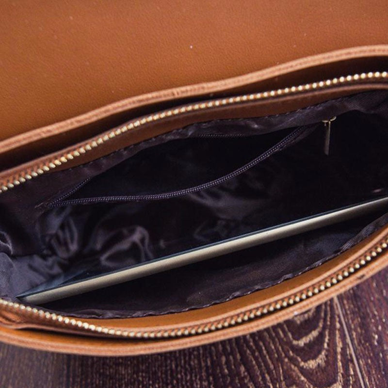 One shoulder crossbody wide shoulder strap crossbody bag