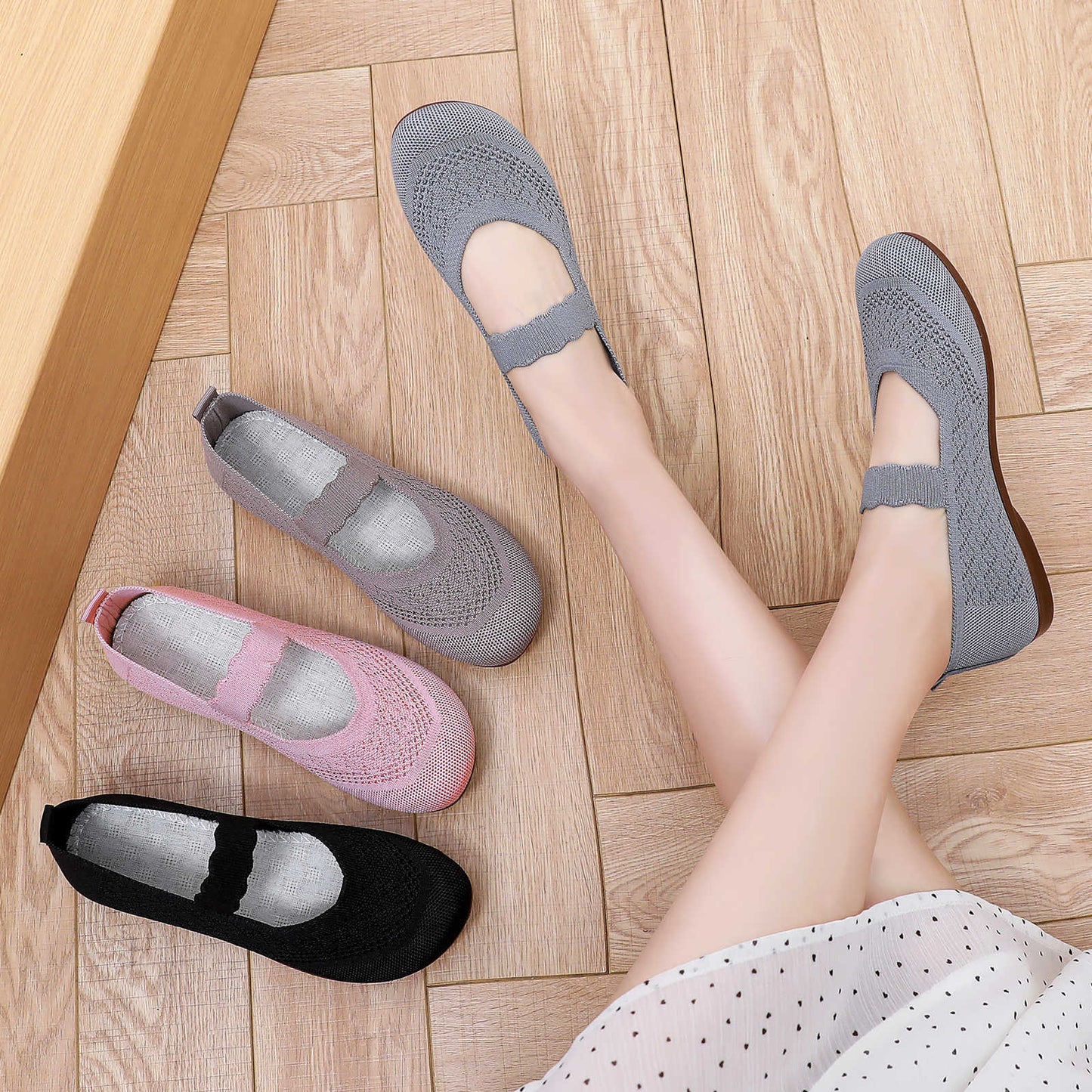 Womens Versatile Soft-soled Non-slip Slip-on Cloth Shoes