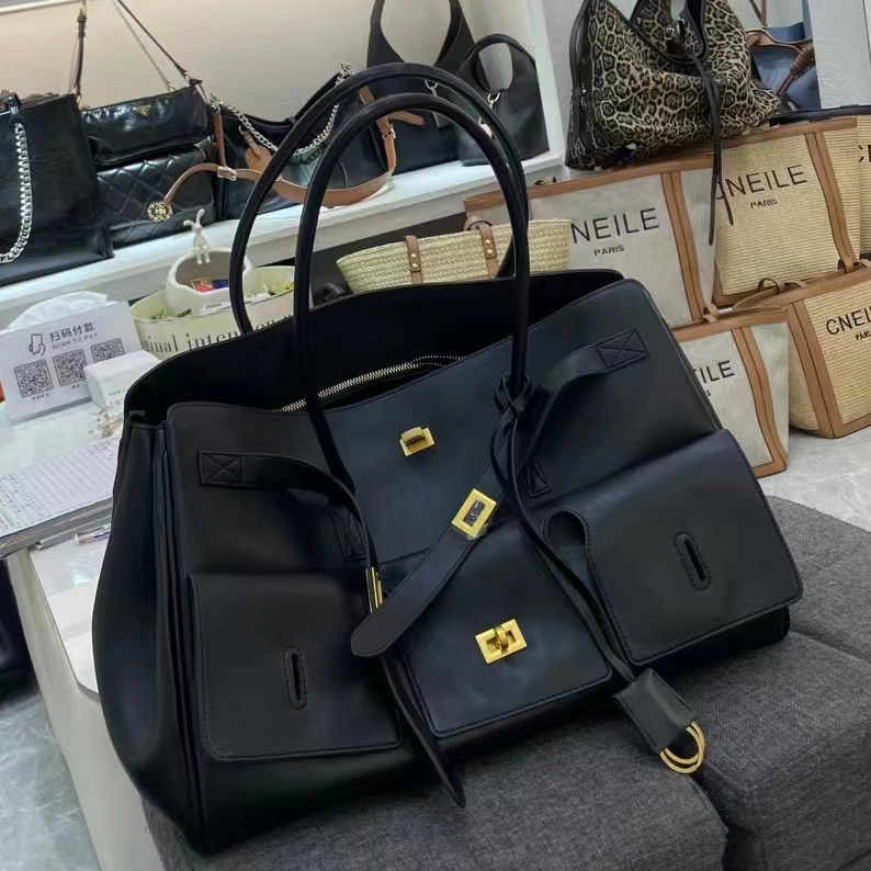 Large Capacity Commuter Shoulder Bag Female Tote Wings Style Bag