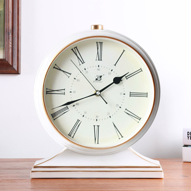 Classic  Simple Retro Clock