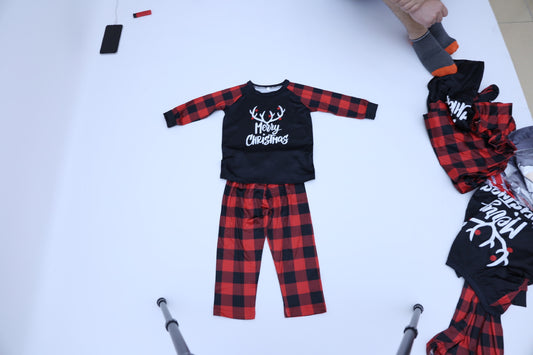 Color matching family parent-child suit