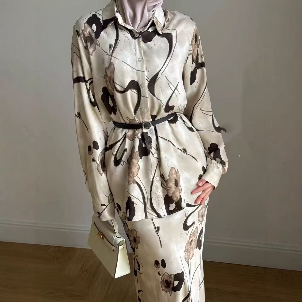Women's Fashion Satin Printed Skirt Set