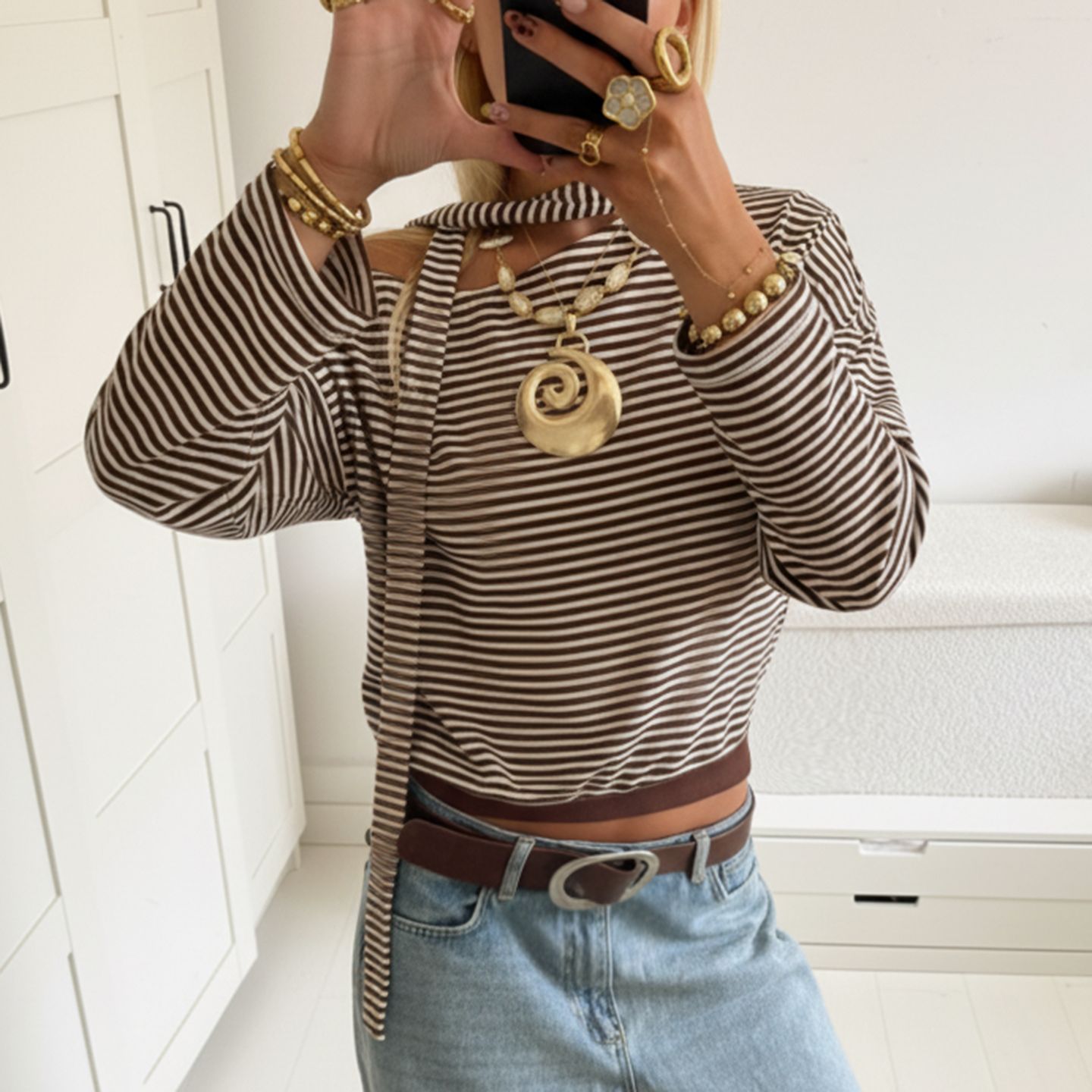 Lille elegant yndefuld langærmet T-shirt med diagonale striber