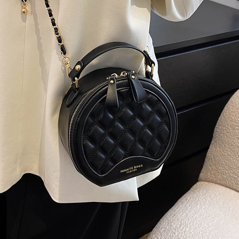 Fashionable High Quality Lingge Little  Portable One Shoulder Messenger Bag