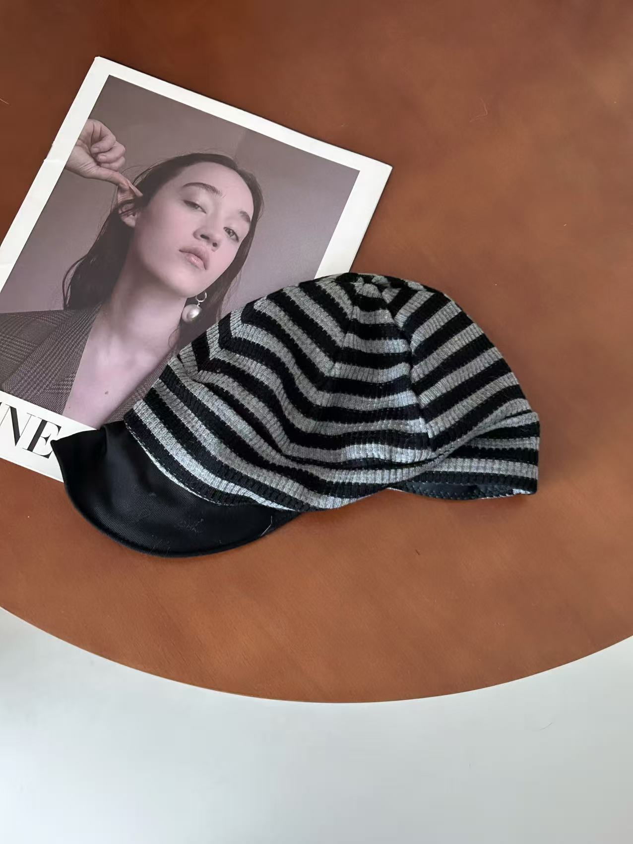 Womens Casual And Versatile Retro Striped Knitted Beret