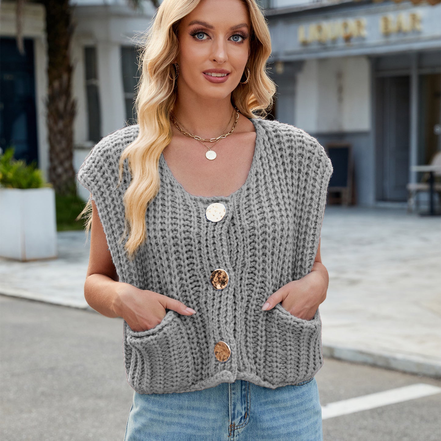 Women's V-neck Three-button Sleeveless Cardigan