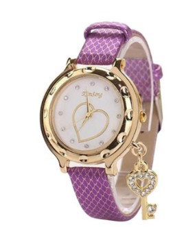 The explosion of fashion ladies fashion table lovely heart Key Pendant Quartz fine serpentine belt Watch