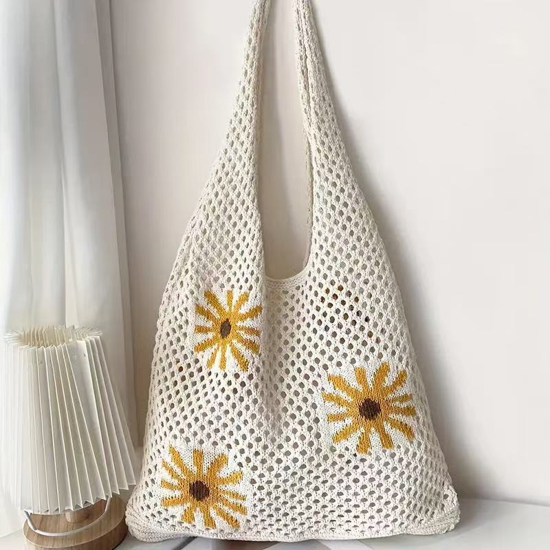 Hand-woven Hollow Shoulder Support Extra Large Bag