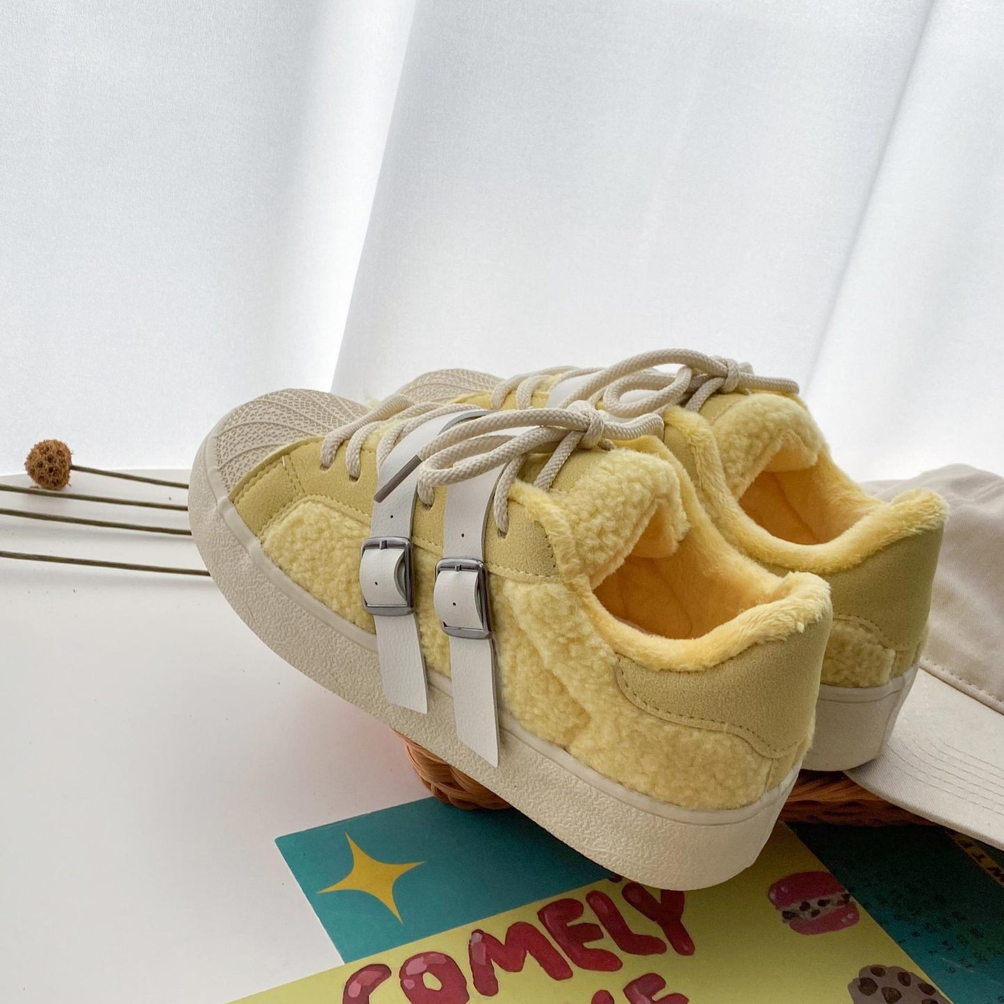 Super Popular American Casual Sneakers Retro High Sense