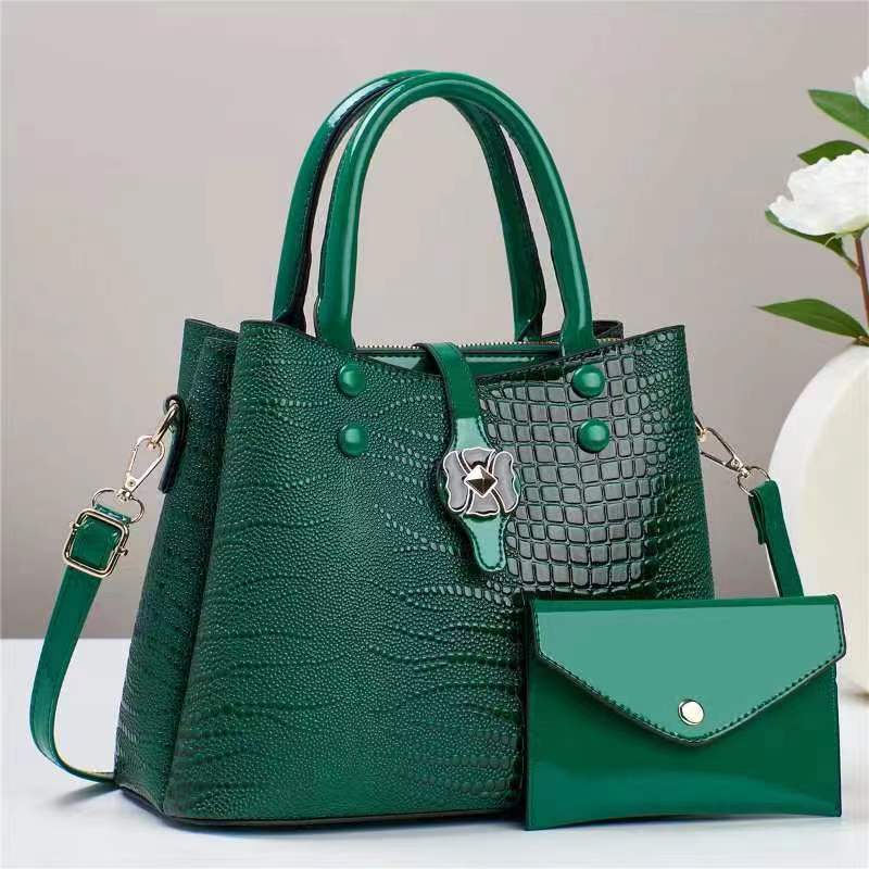 Women's Fashion Large Capacity Soft Leather Crocodile Pattern Casual Bag