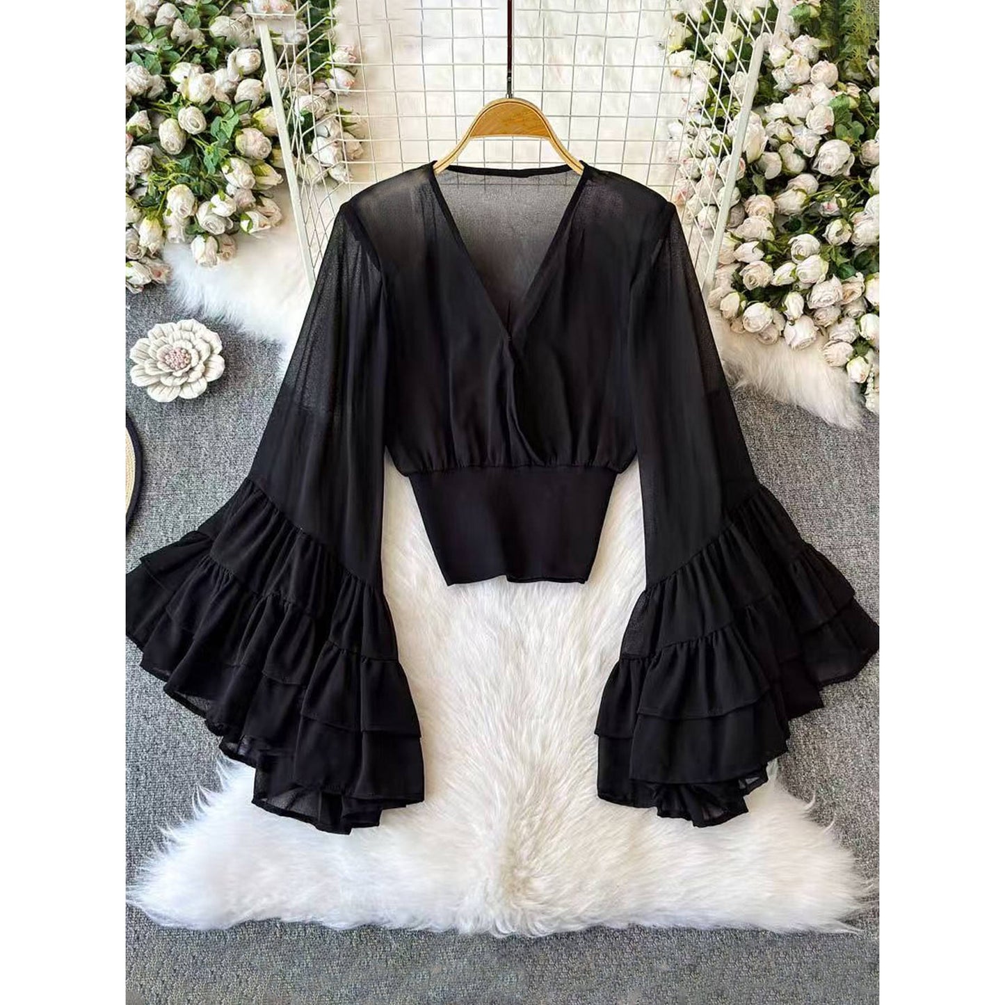Ultra-girly Deep V-neck Figure-flattering Flared Sleeves