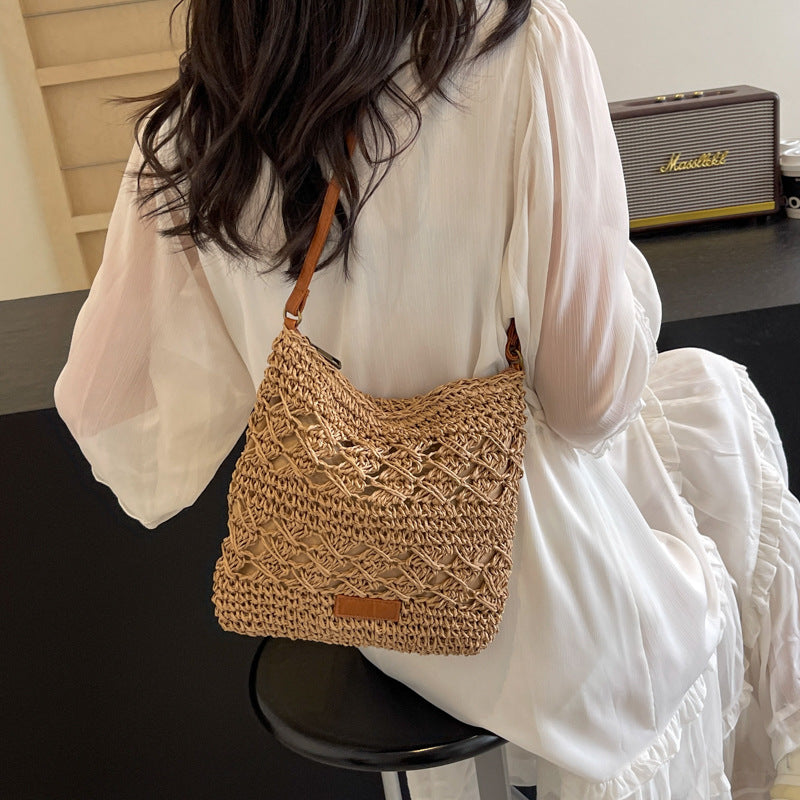 Women's Large Capacity Straw Woven Crossbody Bucket Bag