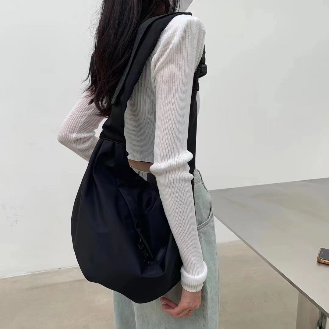 Brede skulderremme, cross-body-dumplings