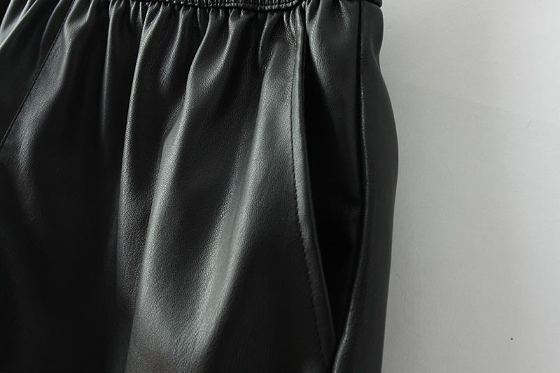 Women's PU Leather Elastic Waist Leather Casual Shorts