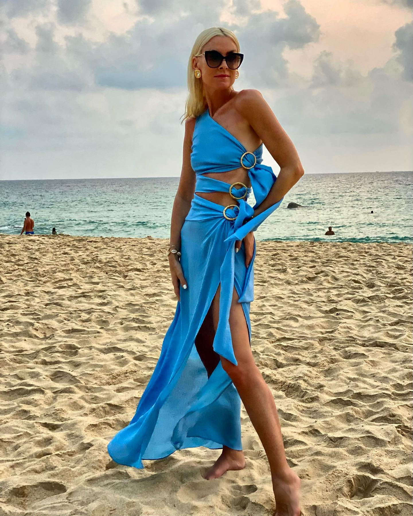 Womens Fashionable And Sexy Strapless Sleeveless Dress