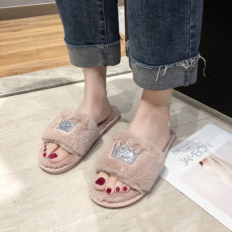 Slip on slippers for women with soft bottom in autumn