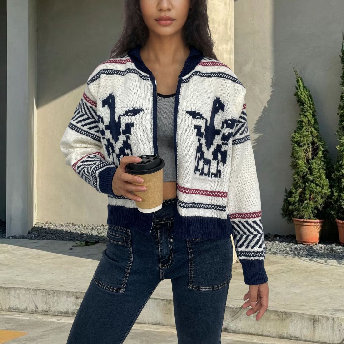 Dame cardigan med lynlås, revers, kort jacquard og kontrastfarver