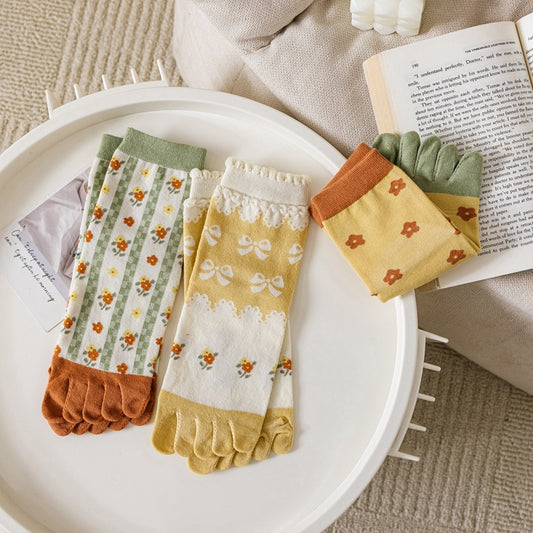 Dot Floret Japanese Finger Socks