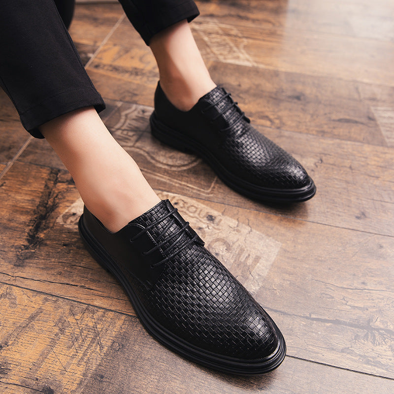 Pointed business shoes