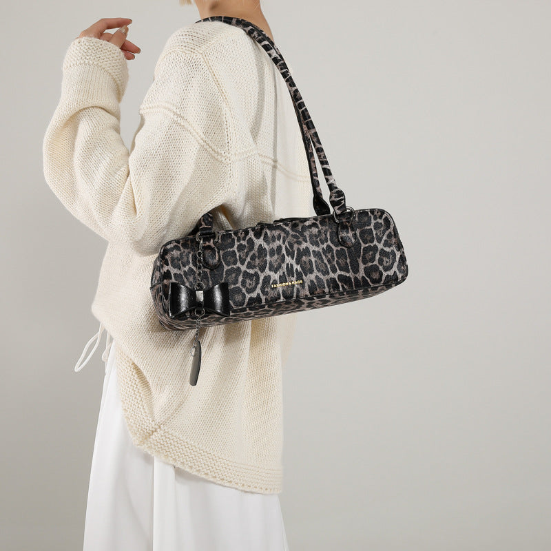A High-end Tote Bag With A Uniquely Distinctive Design