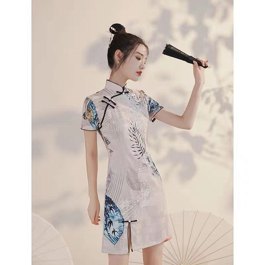 Womens Casual Cropped Retro-style Dress With A Sophisticated Vibe