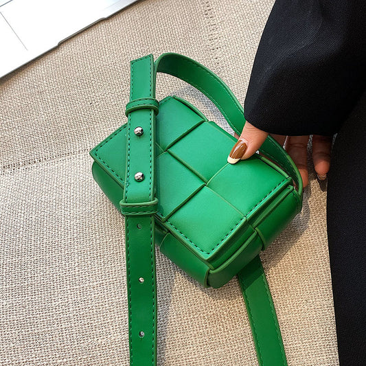 High-quality Texture Women's Fashion Messenger Bag Weaving