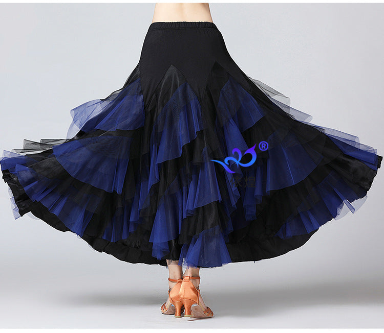 Female Casual Contrasting Color Large Swing Skirt