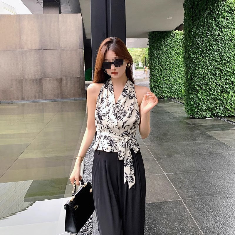 Sleeveless Halter-neck Floral Vesta Chic And Stylish Top Brimming With French Flair