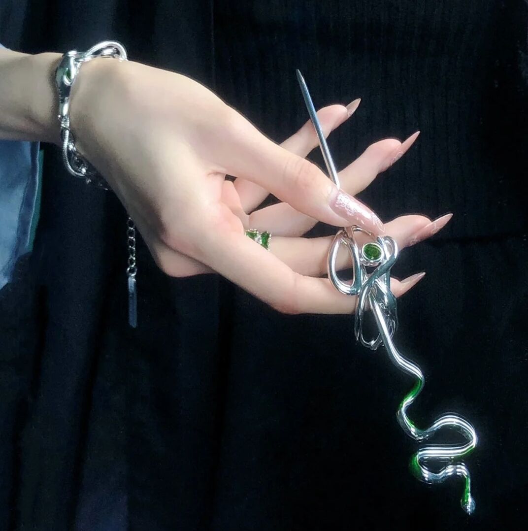 Snake Shaped Green Gem Antique Metal Hairpin
