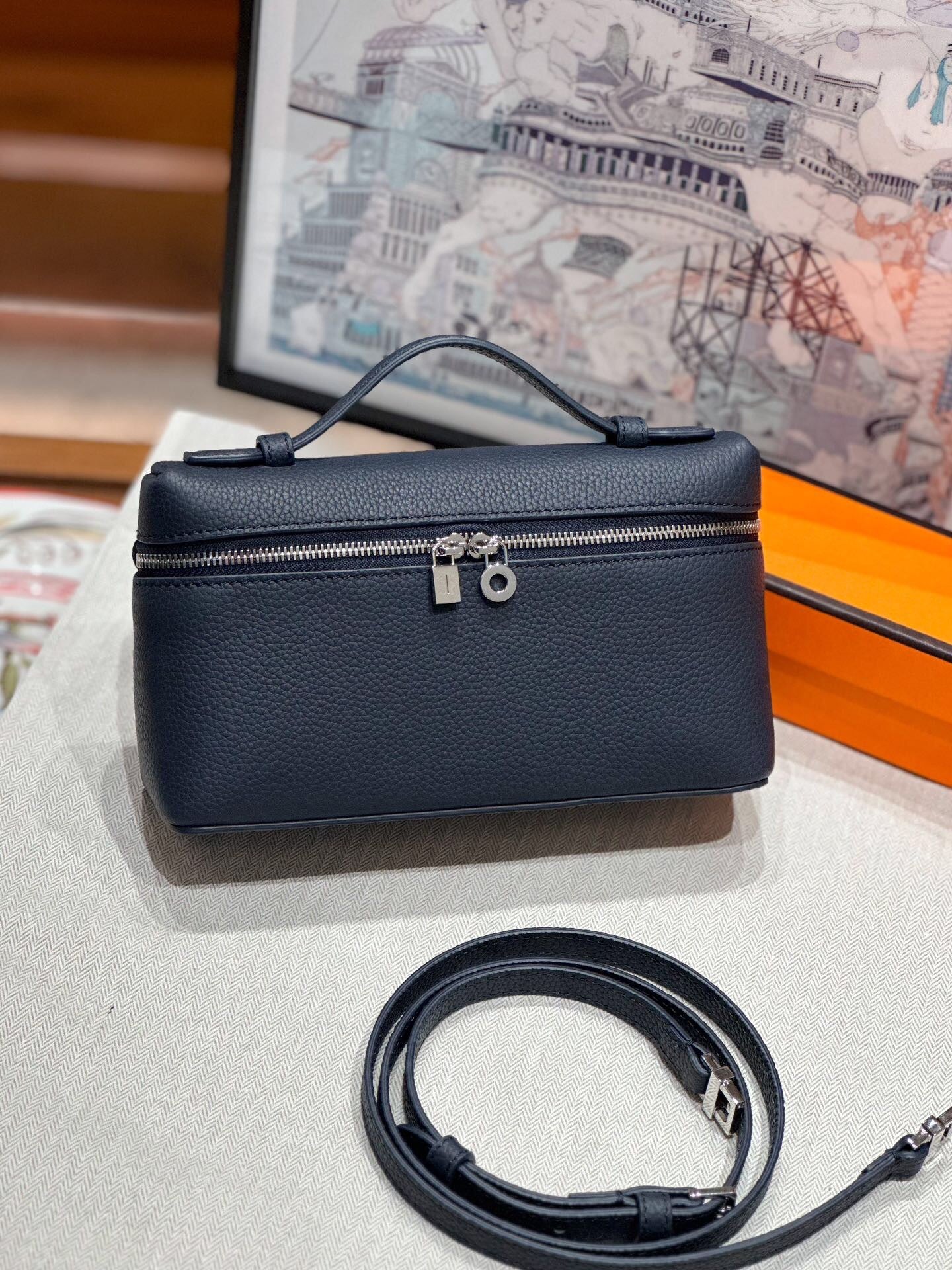 Single Shoulder Crossbody Carrying Real Leather Bag
